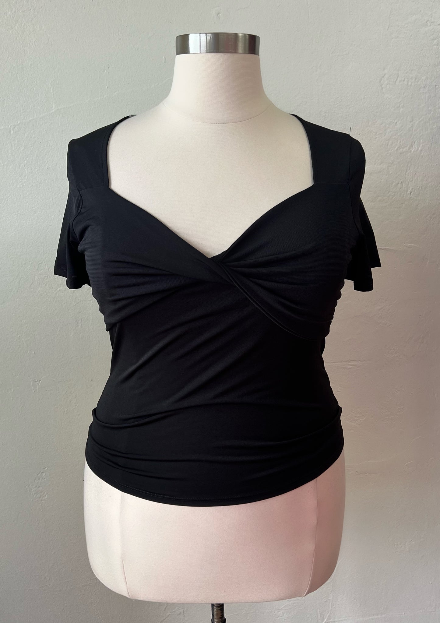 Low Cut Twist Top